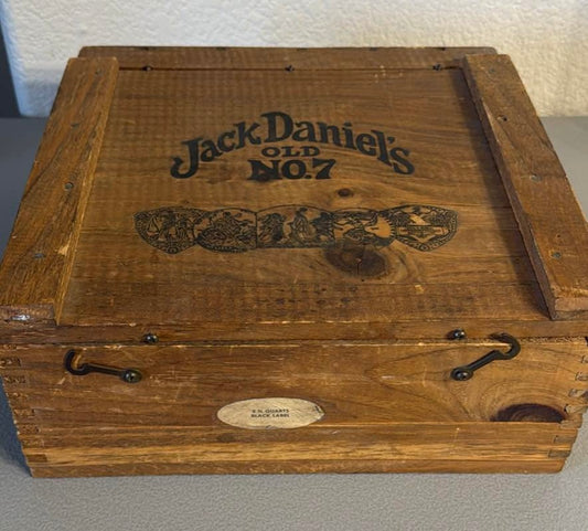 Jack Daniel’s Old No.7 vintage crate